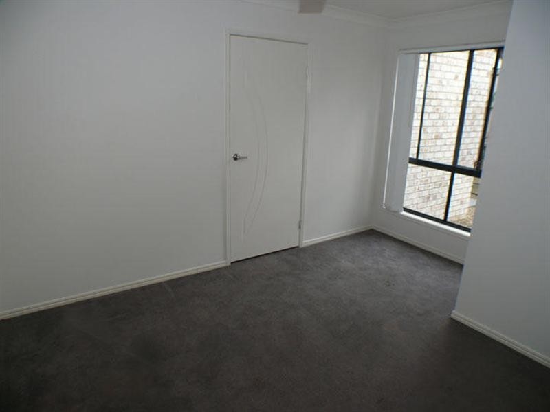 5 Sally Drive, Marsden QLD 4132