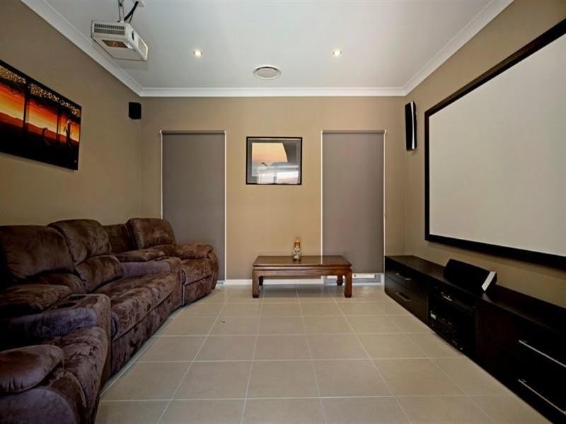 14 Rhodium Crescent, Hope Island QLD 4212