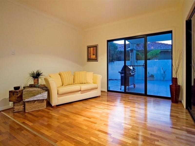 17 Sabrina Avenue, Oyster Cove, Helensvale QLD 4212