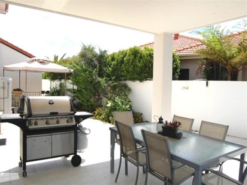 17 Sabrina Avenue, Oyster Cove, Helensvale QLD 4212