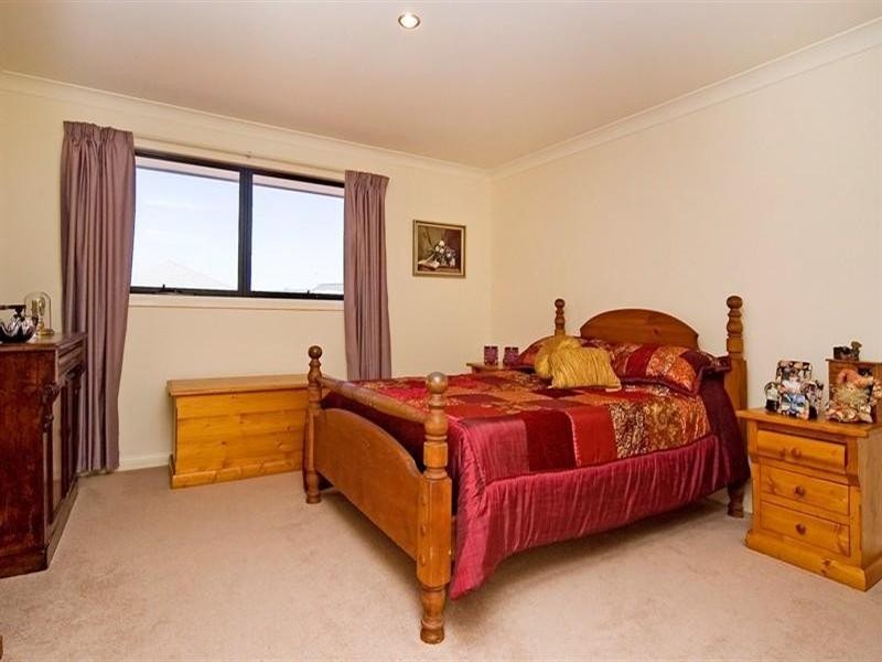 17 Sabrina Avenue, Oyster Cove, Helensvale QLD 4212