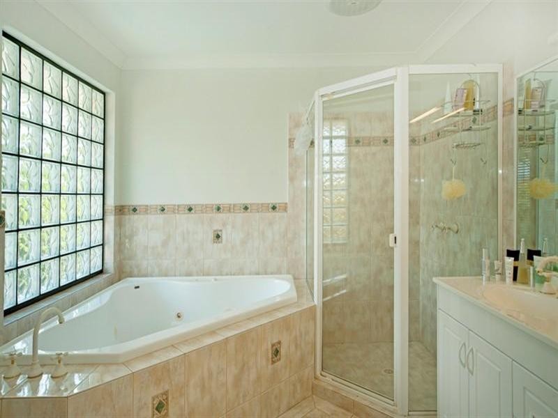 1650 Riverdale Drive, Hope Island QLD 4212