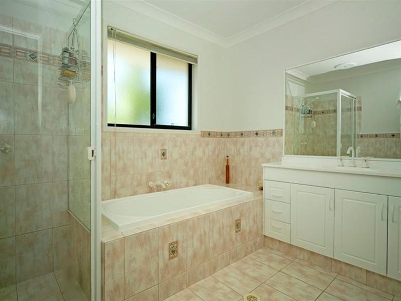 1650 Riverdale Drive, Hope Island QLD 4212