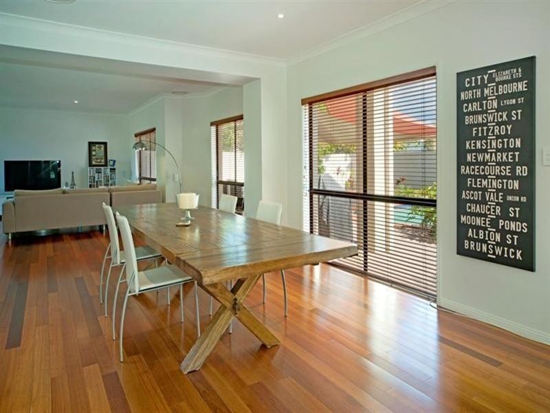 1650 Riverdale Drive, Hope Island QLD 4212