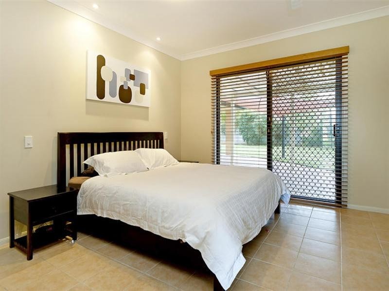 87 Monterey Keys Drive, Helensvale QLD 4212