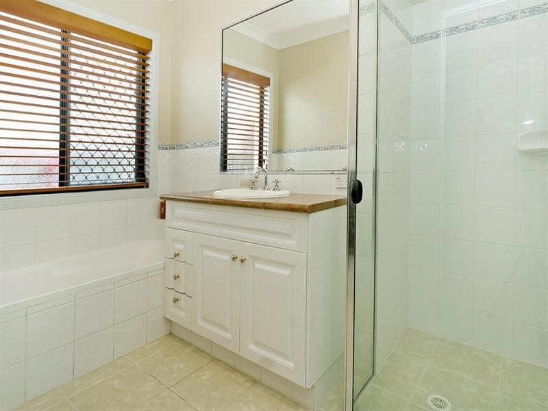 87 Monterey Keys Drive, Helensvale QLD 4212