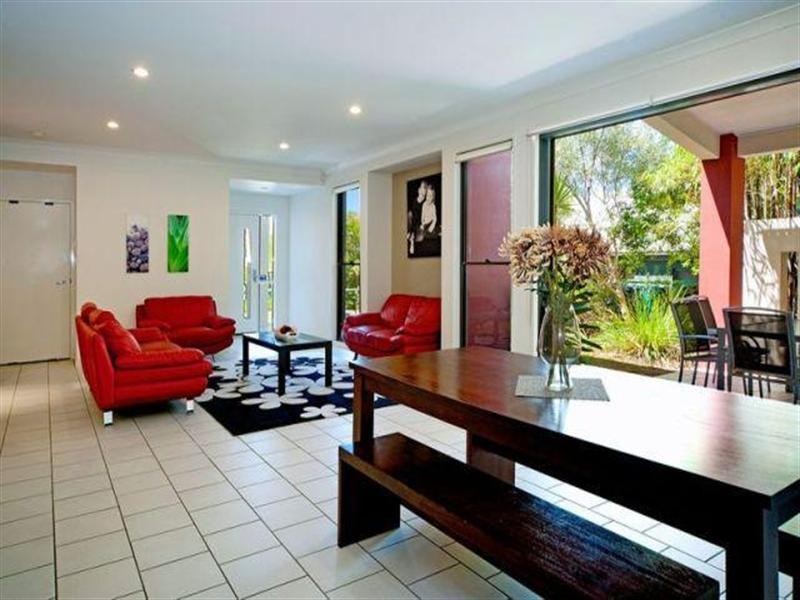 35 Mellum Circuit, Pacific Pines QLD 4211