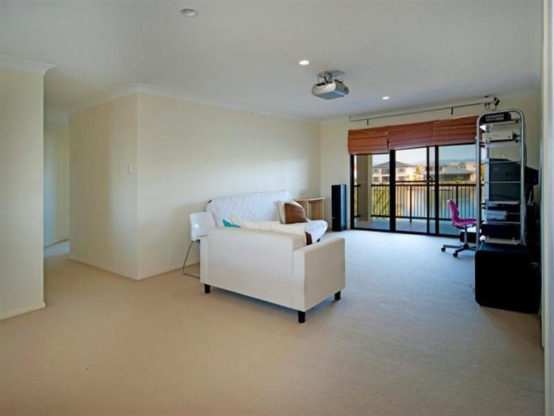 20 Champagne Boulevard, Hope Island QLD 4212