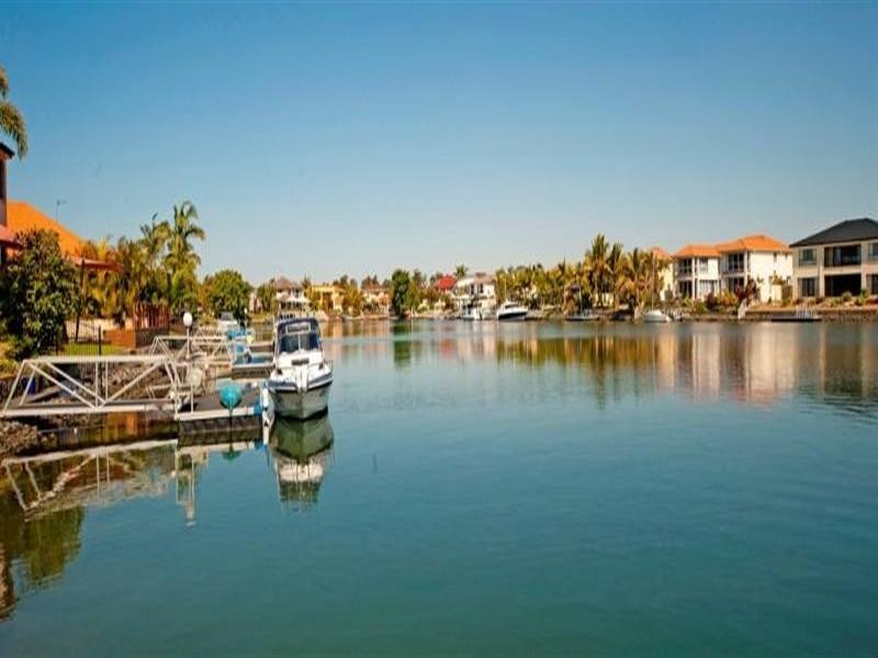 20 Champagne Boulevard, Hope Island QLD 4212