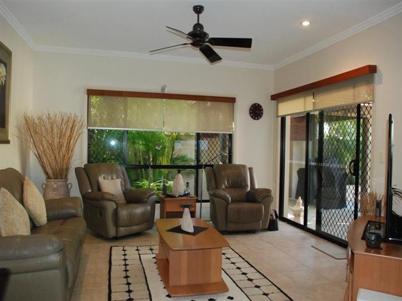 6 Eastside Esplanade, Helensvale QLD 4212