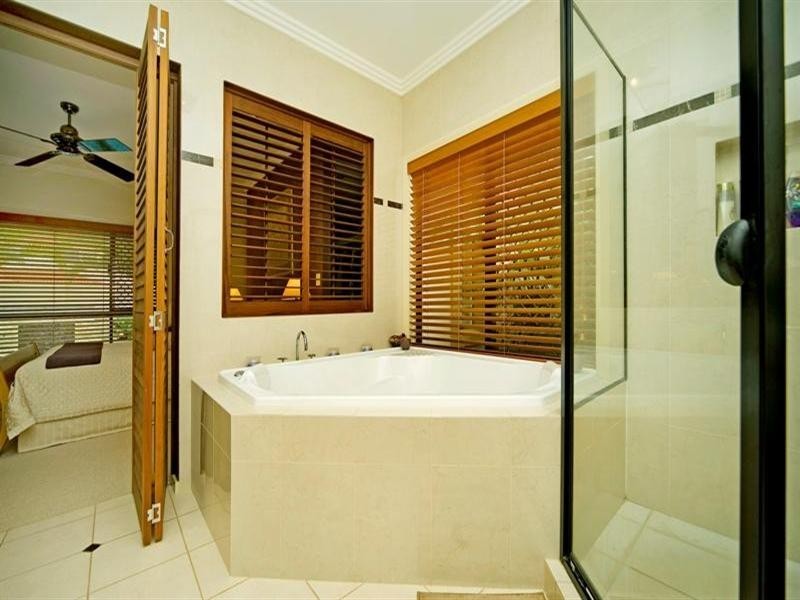 6 Eastside Esplanade, Helensvale QLD 4212