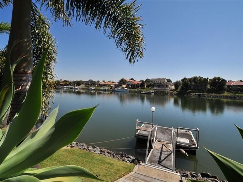 60 Monterey Keys Drive, Helensvale QLD 4212