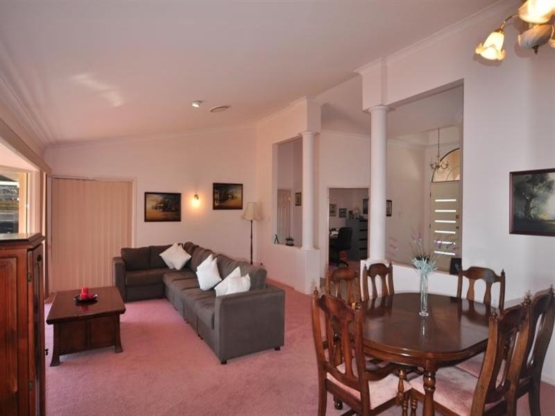 60 Monterey Keys Drive, Helensvale QLD 4212