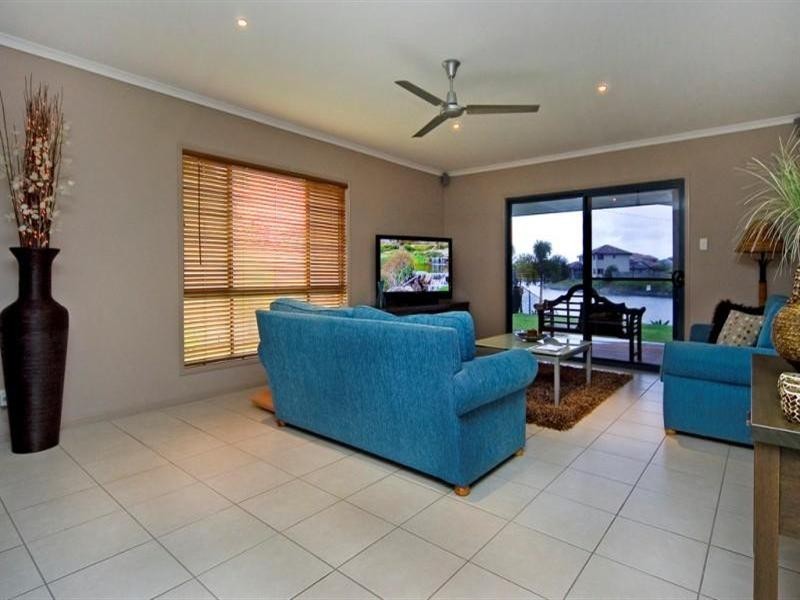 14 Calmwater Crescent, Oyster Cove, Helensvale QLD 4212