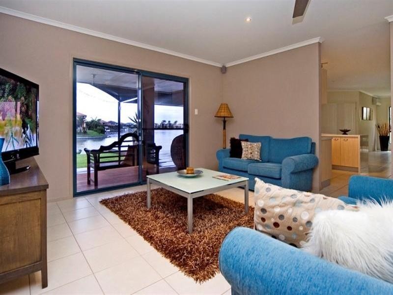 14 Calmwater Crescent, Oyster Cove, Helensvale QLD 4212