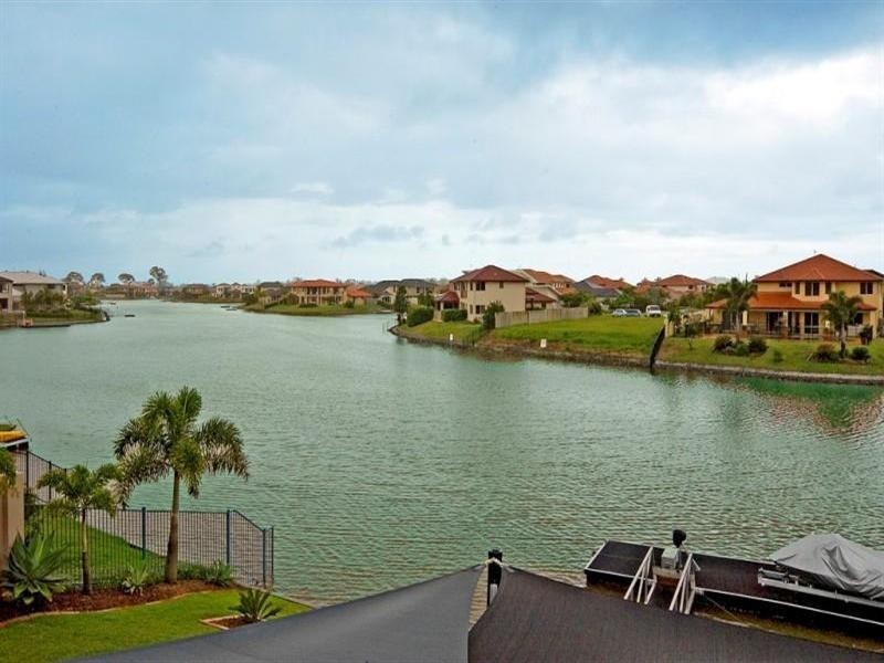 14 Calmwater Crescent, Oyster Cove, Helensvale QLD 4212