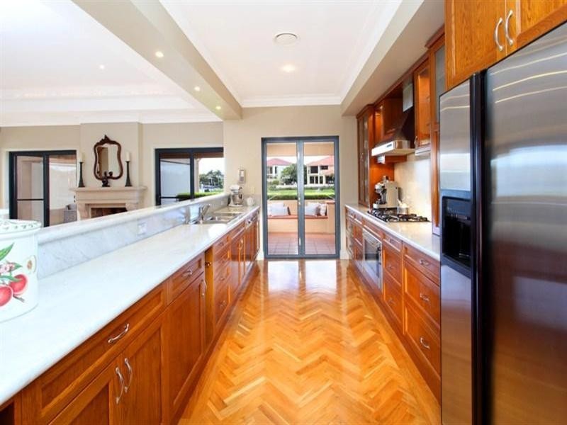 3106 Riverleigh Drive, Hope Island QLD 4212