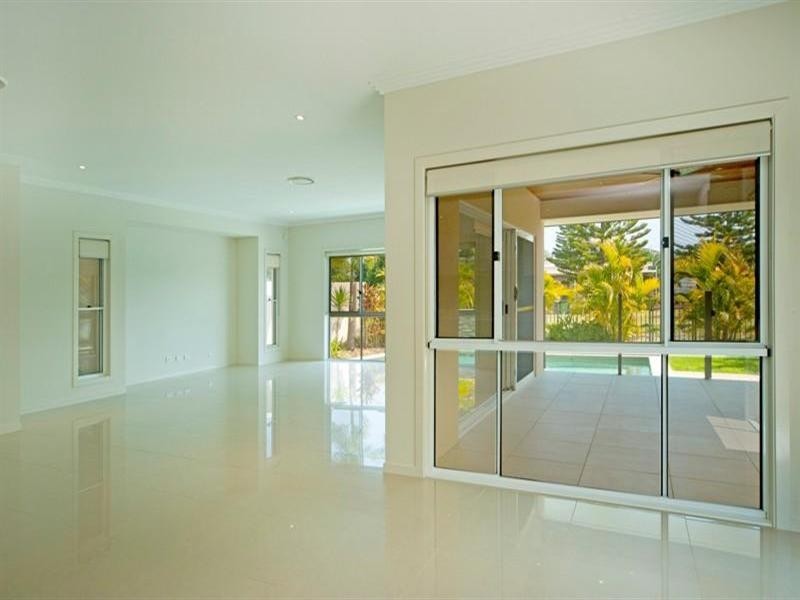 2816 Gracemere Cct East, Hope Island QLD 4212