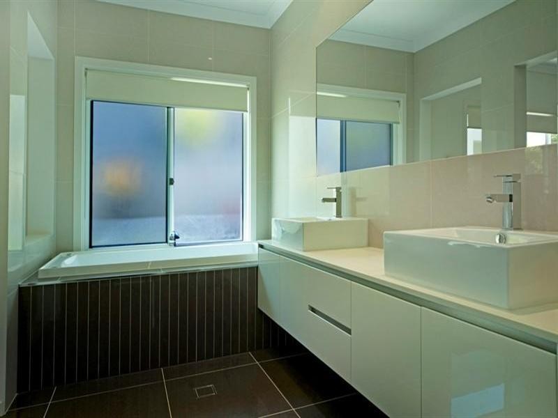 2816 Gracemere Cct East, Hope Island QLD 4212