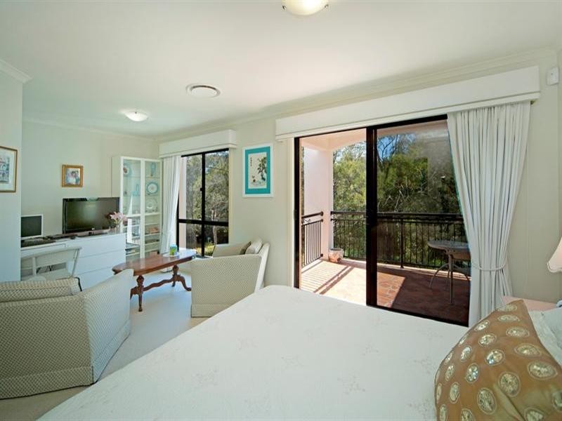 8877 Magnolia Drive, Hope Island QLD 4212