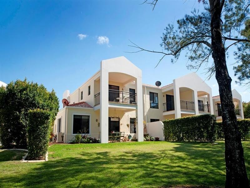 8877 Magnolia Drive, Hope Island QLD 4212