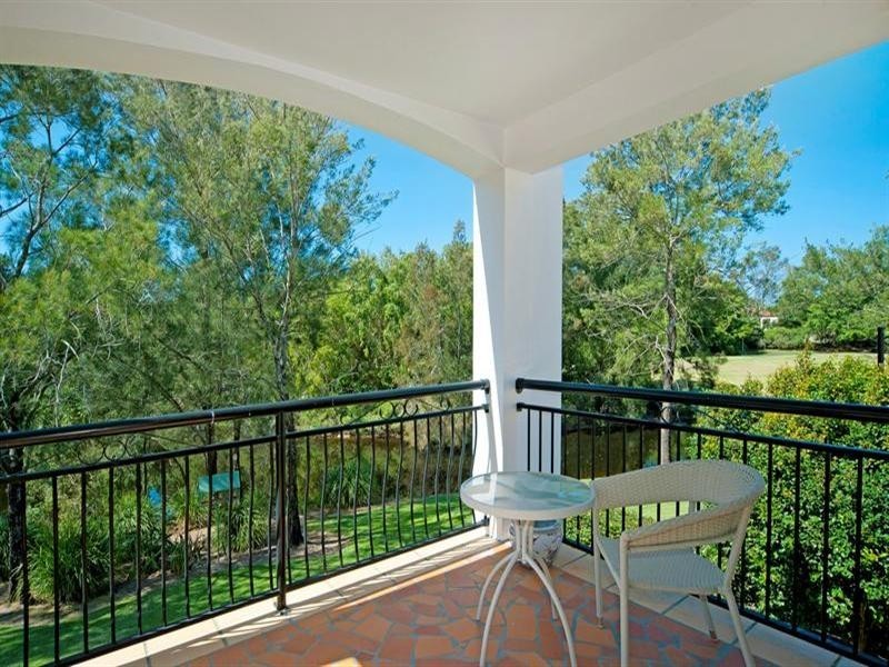 8877 Magnolia Drive, Hope Island QLD 4212