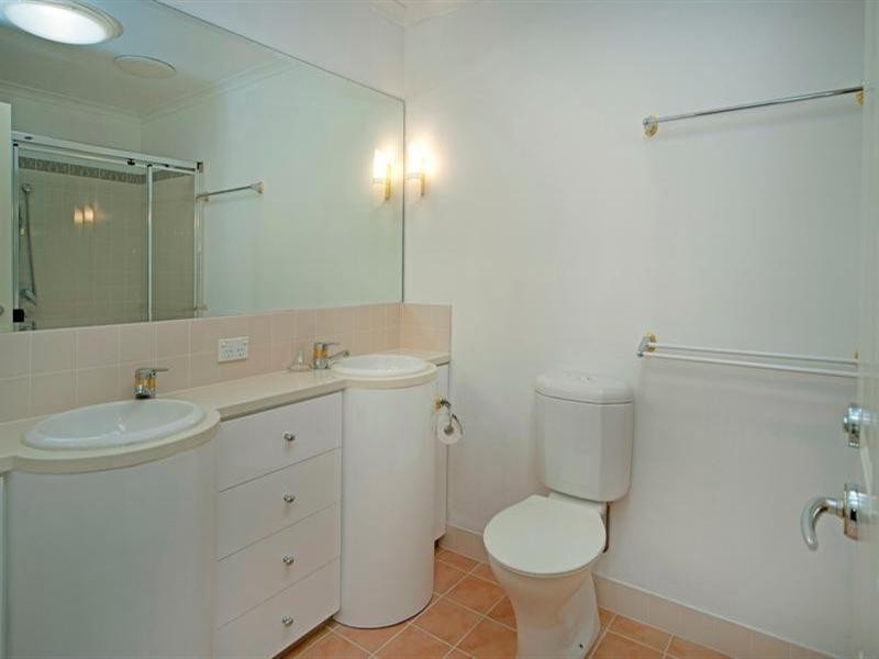 8877 Magnolia Drive, Hope Island QLD 4212