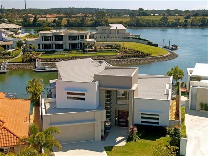 33 Ferrymans Court, River Links, Helensvale QLD 4212