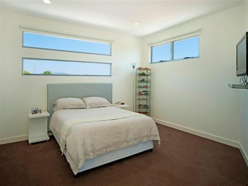 33 Ferrymans Court, River Links, Helensvale QLD 4212