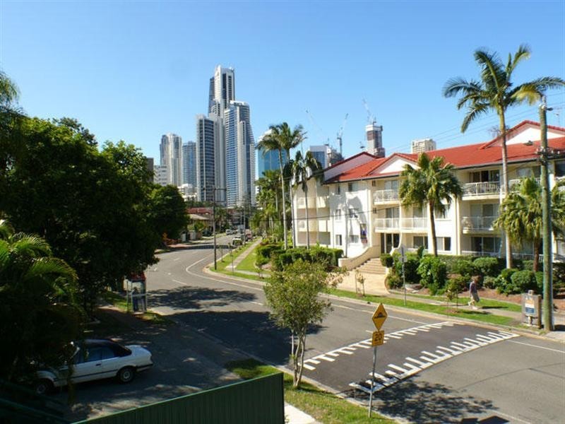 1/16 Peninsular Drive, Surfers Paradise QLD 4217