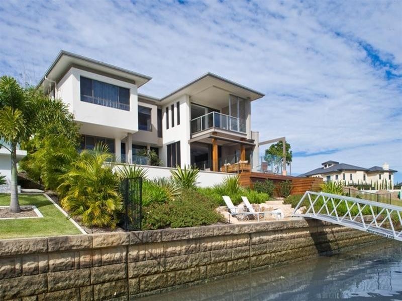 2336 Cressbrook Drive, Hope Island QLD 4212