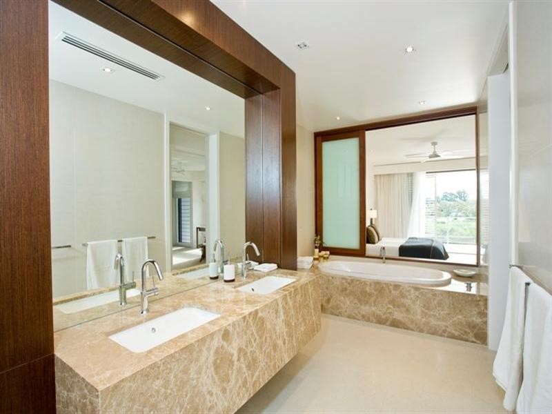 2336 Cressbrook Drive, Hope Island QLD 4212
