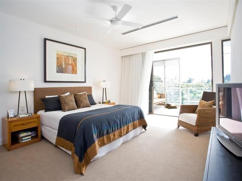 2336 Cressbrook Drive, Hope Island QLD 4212