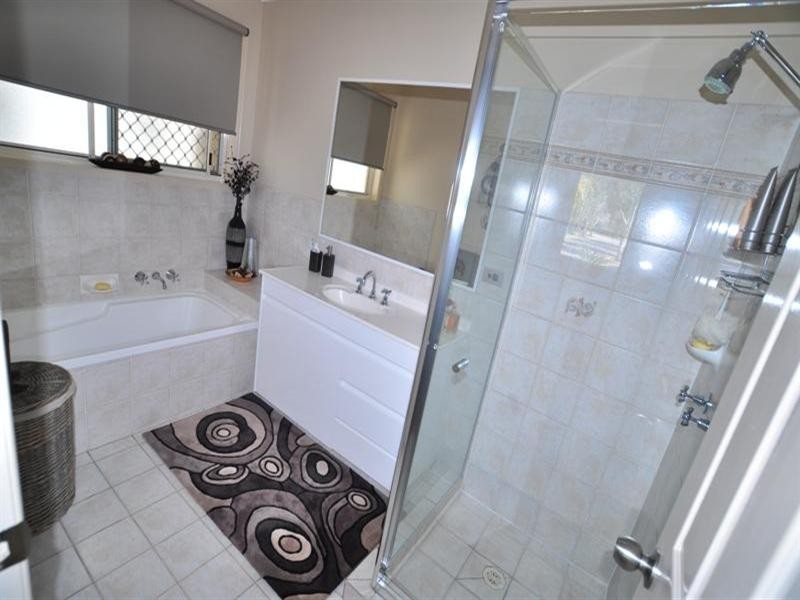 20 Westpark Court, Helensvale QLD 4212