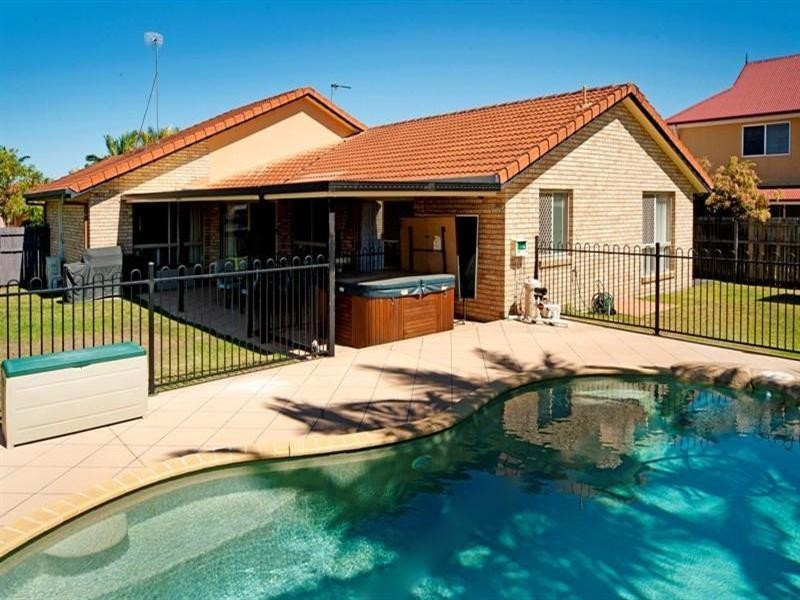 121 Monterey Keys Drive, Helensvale QLD 4212