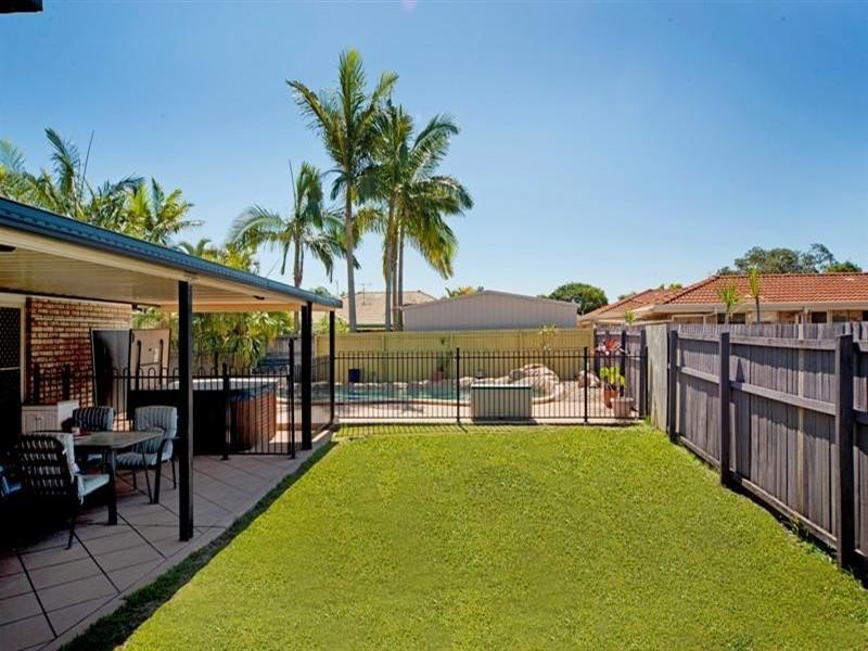 121 Monterey Keys Drive, Helensvale QLD 4212
