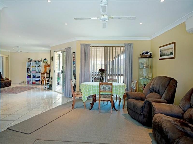 121 Monterey Keys Drive, Helensvale QLD 4212