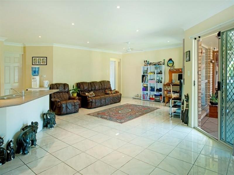 121 Monterey Keys Drive, Helensvale QLD 4212