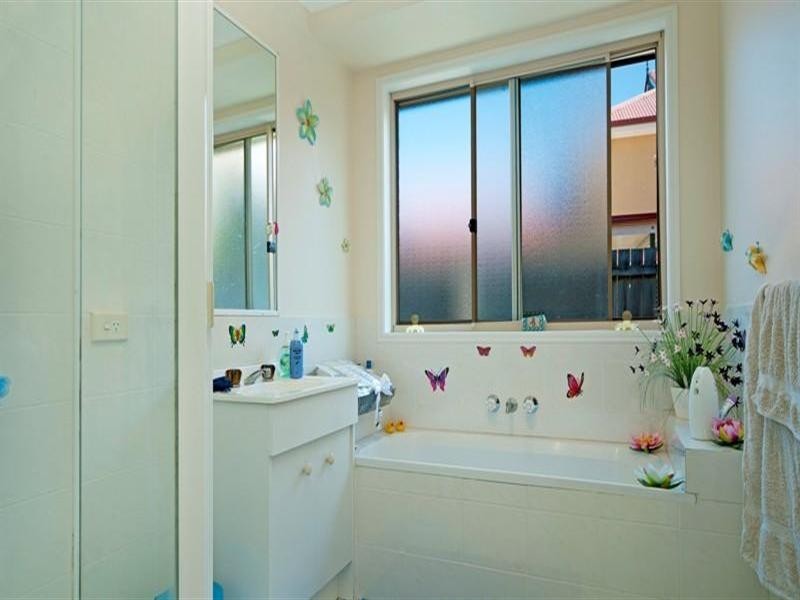 121 Monterey Keys Drive, Helensvale QLD 4212