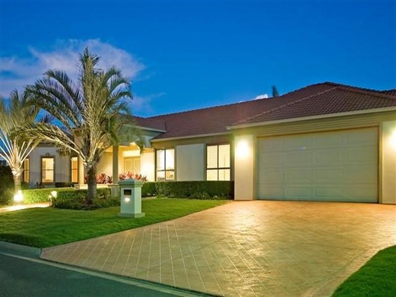 1621 Riverdale Drive, Hope Island QLD 4212