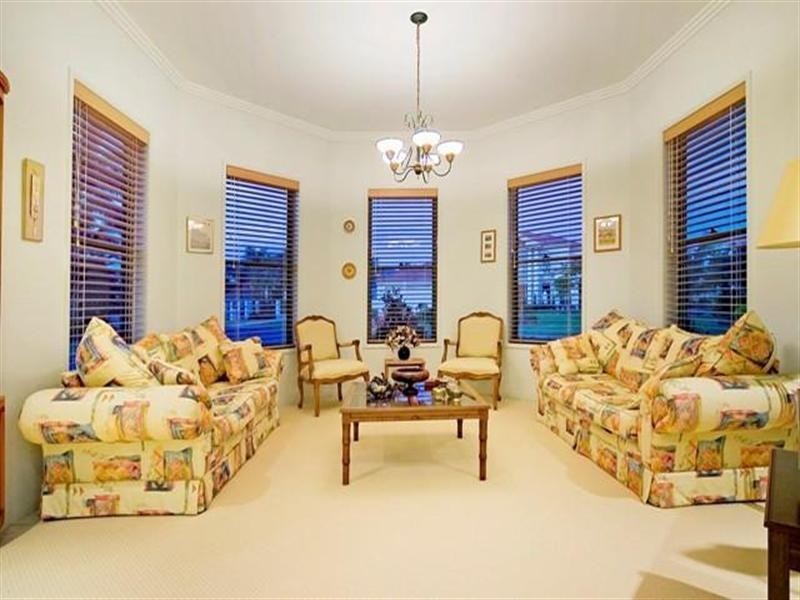 1621 Riverdale Drive, Hope Island QLD 4212