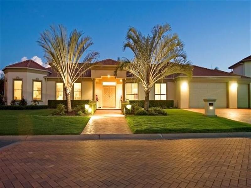 1621 Riverdale Drive, Hope Island QLD 4212