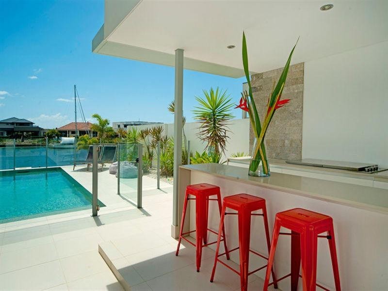 2232 Glengallon Way, Hope Island QLD 4212