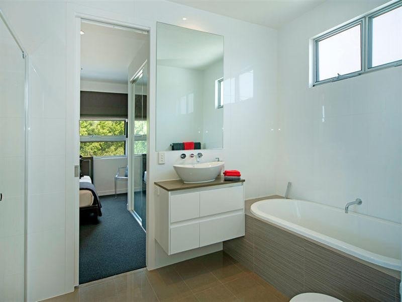 2232 Glengallon Way, Hope Island QLD 4212