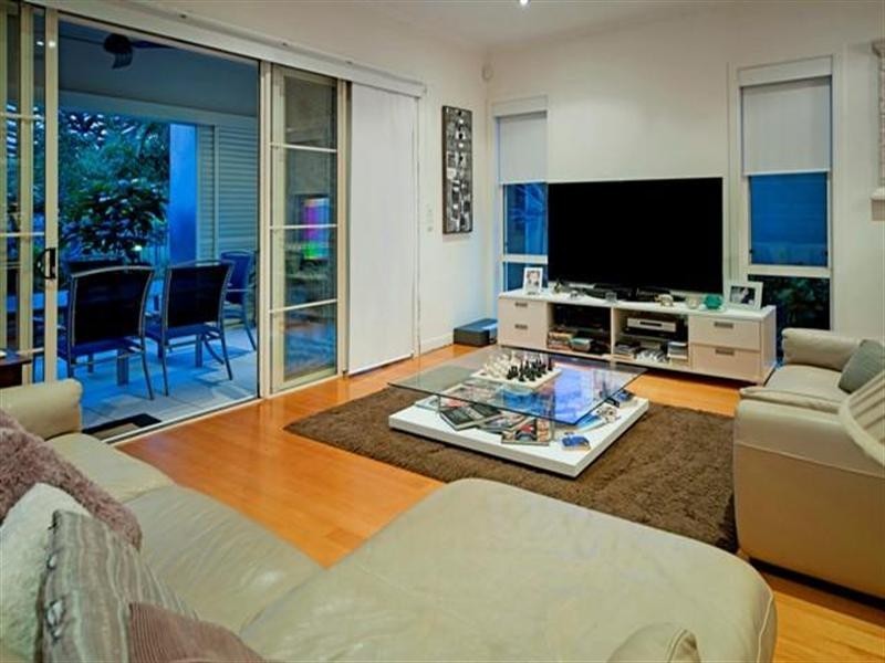 6017 Calarado Avenue, Hope Island QLD 4212