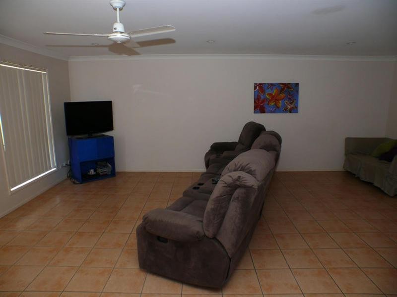 2/37 Merton Drive, Upper Coomera QLD 4209