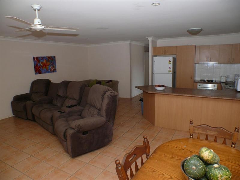 2/37 Merton Drive, Upper Coomera QLD 4209