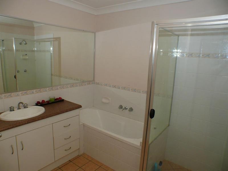 2/37 Merton Drive, Upper Coomera QLD 4209