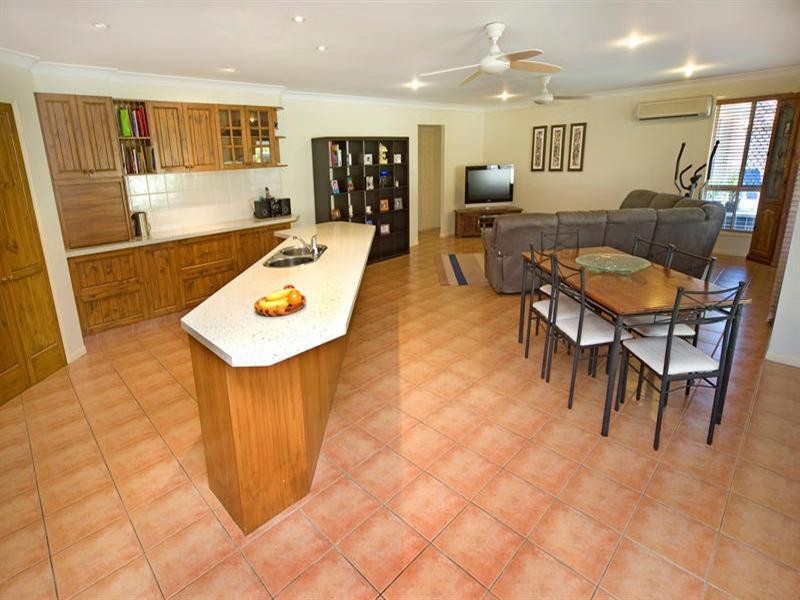 26 Dallow Crescent, Helensvale QLD 4212