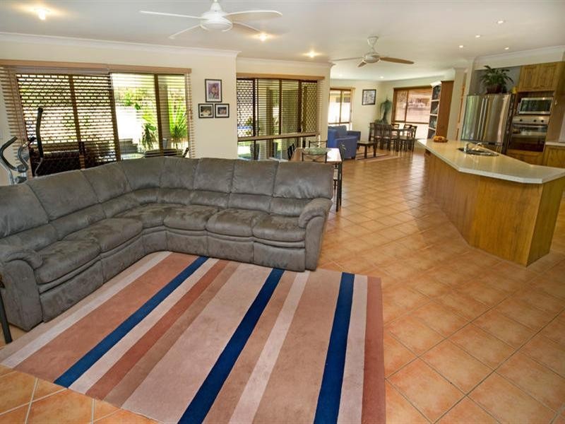 26 Dallow Crescent, Helensvale QLD 4212